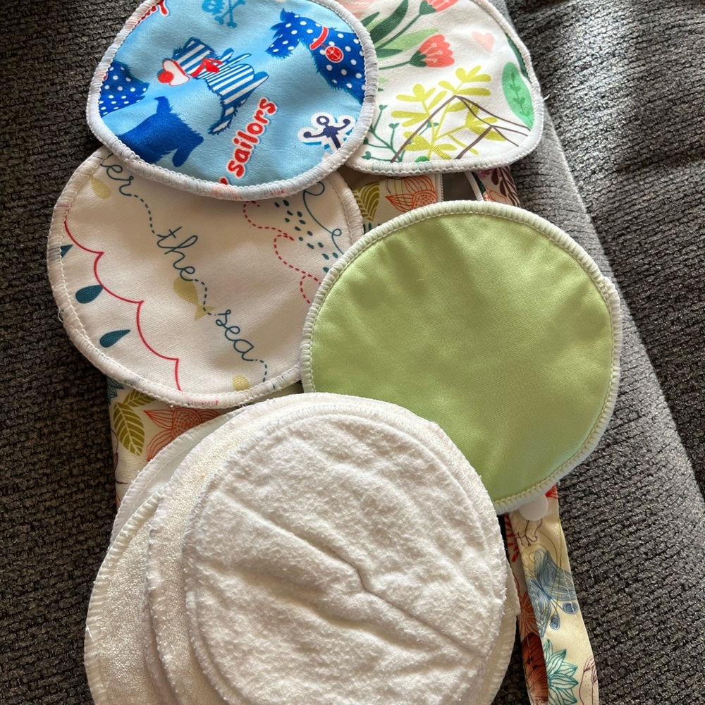 Reusable nursing pads